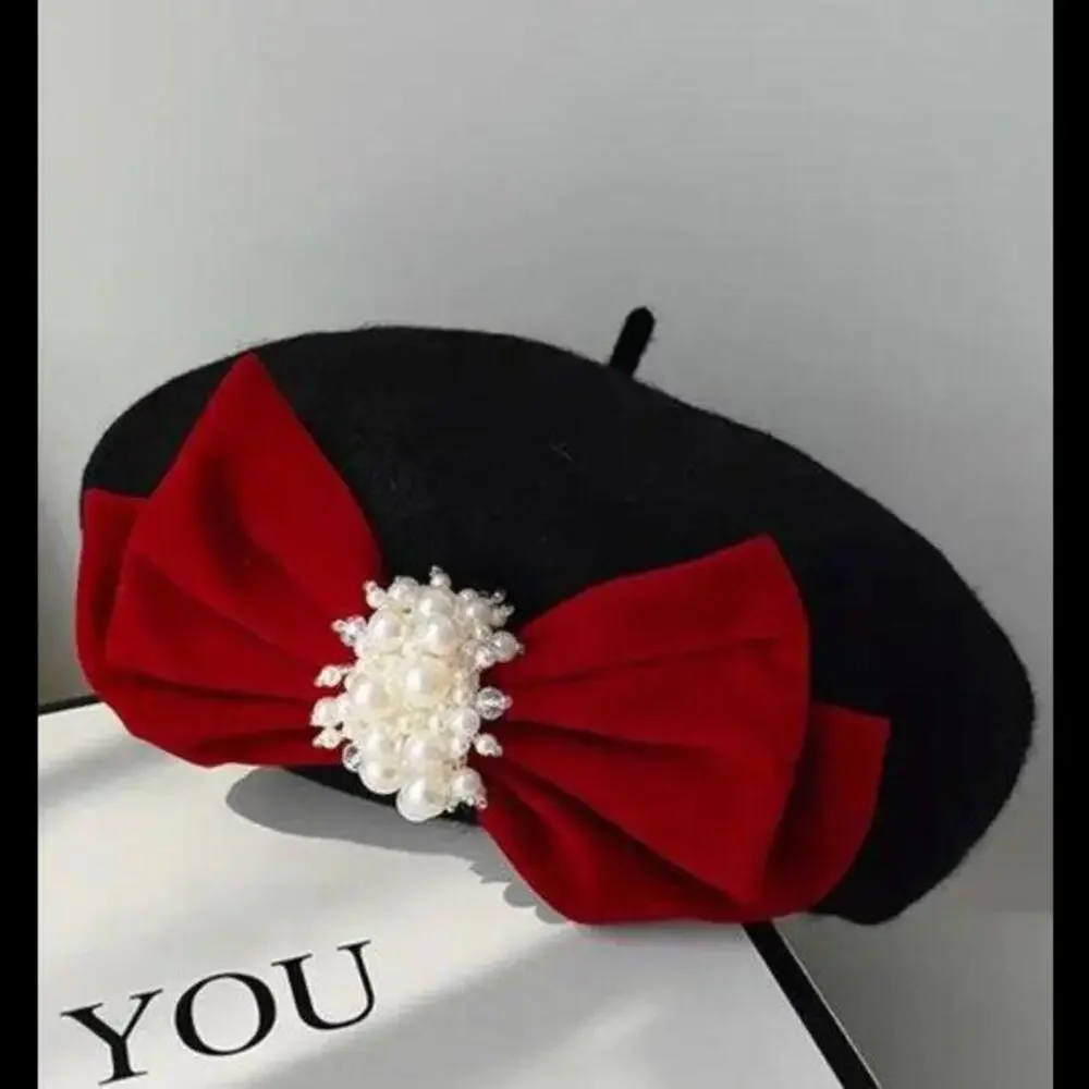 👠👒🖤 Beautiful Black Felt Beret Red Bow Pearl Center